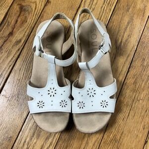 Soul Naturalizer White Leather‎ Flower Cutou Sandals Size 7